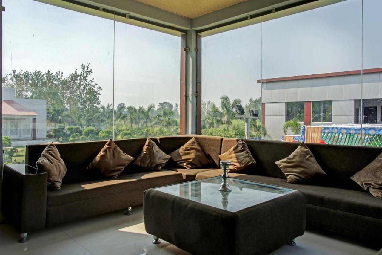 Oyo 62241 Swastik Garden Hotel Dhāmpur Екстериор снимка