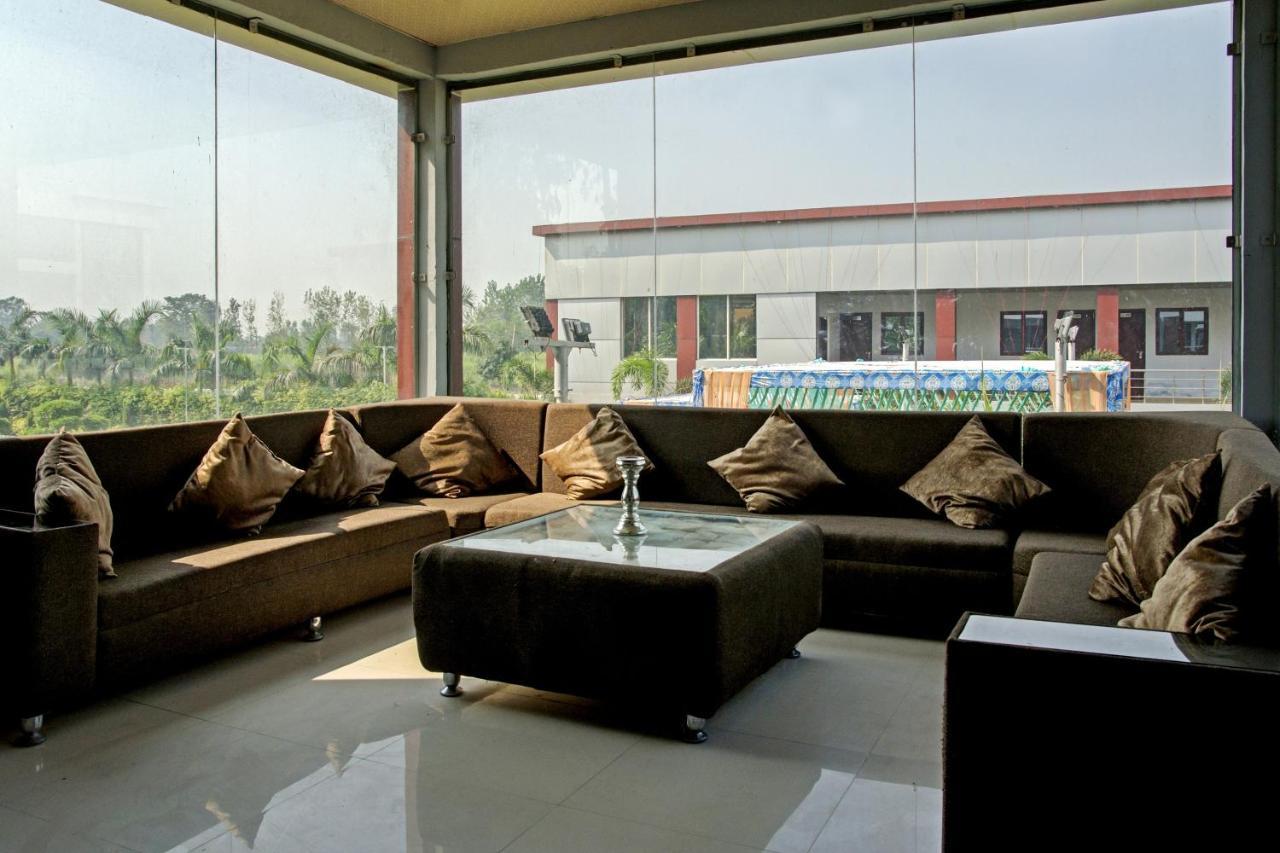 Oyo 62241 Swastik Garden Hotel Dhāmpur Екстериор снимка
