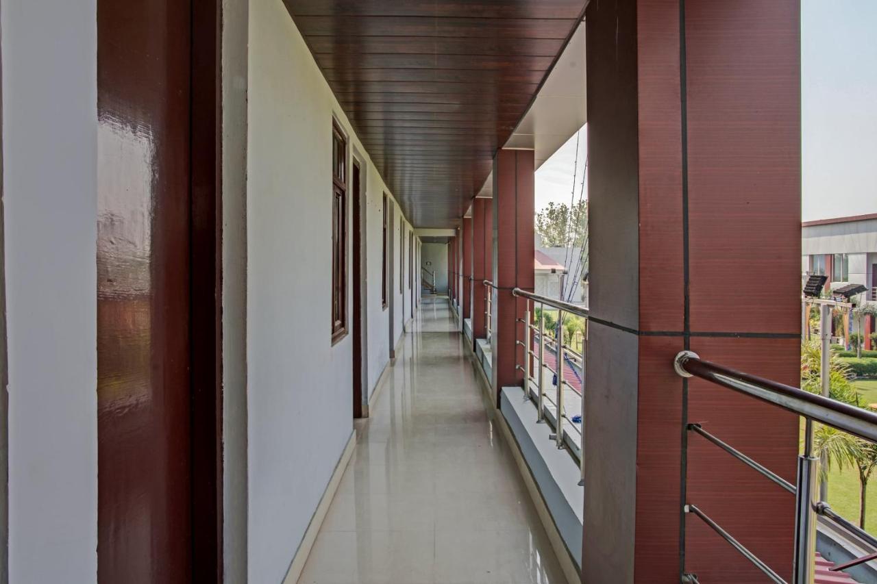 Oyo 62241 Swastik Garden Hotel Dhāmpur Екстериор снимка